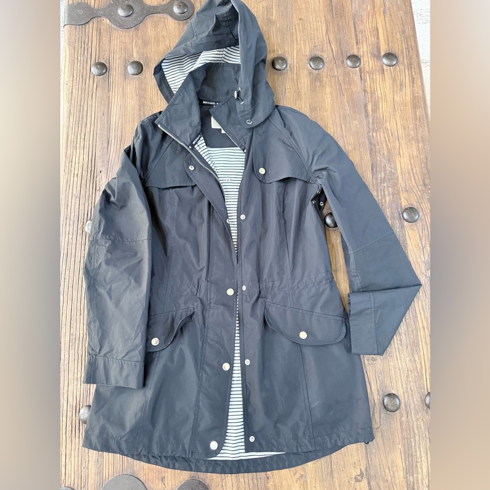 Michael Kors rain coat, Sz S, detachable hood